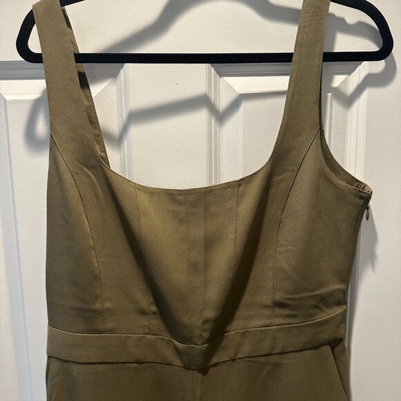 Club Monico, Crepe Square-Neck Jumpsuit, Olive Size 10 - Picture 5 of 7